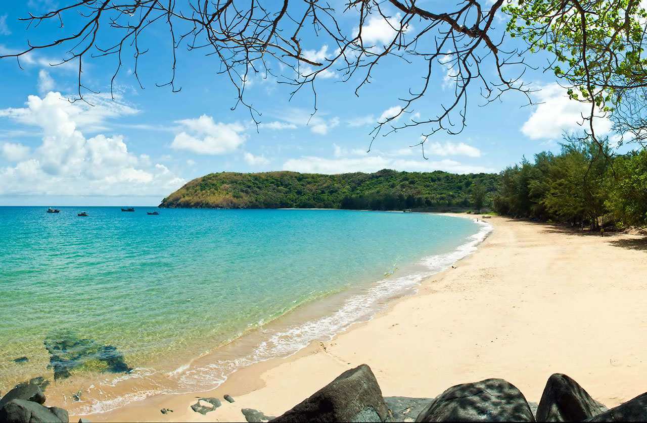 Dam Trau Beach: Discover a Coastal Wonder in Con Dao