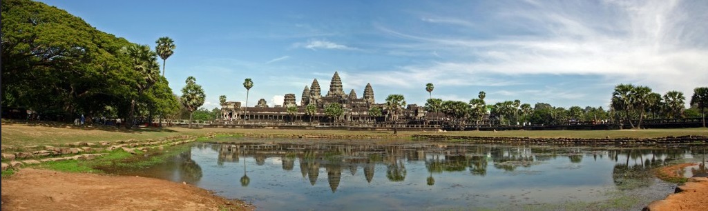 Luxury Cambodia Tour Packages: Floating Villages and Temples