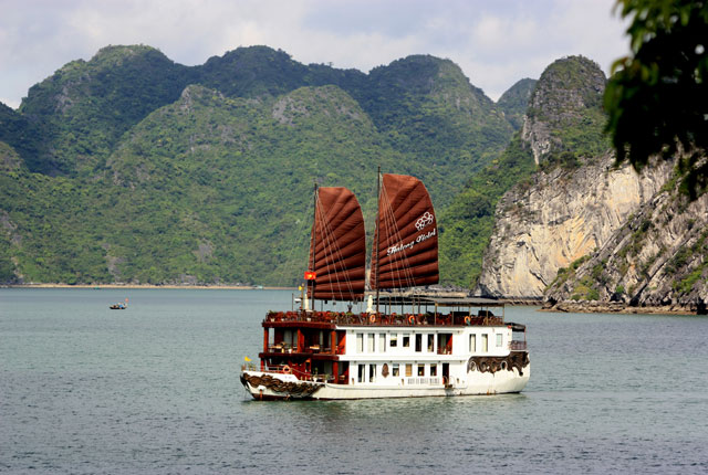 Tourist Guide to Vietnam Vacation Packages