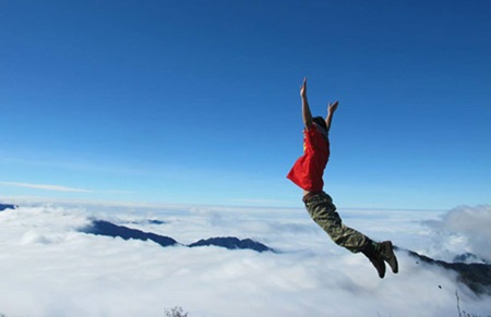 Climbers, ‘cloud hunters’ conquer the challenge of Ta Chi Nhu peak