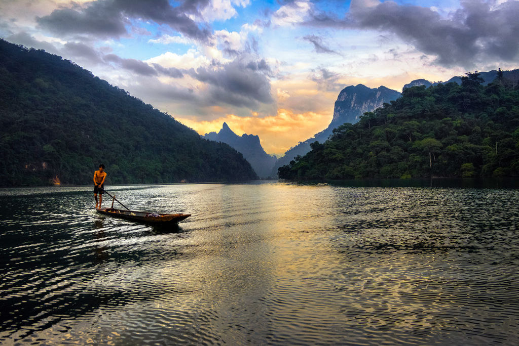Shouldn’t miss Ba Be – The masterpiece of Nature in your Vietnam tours