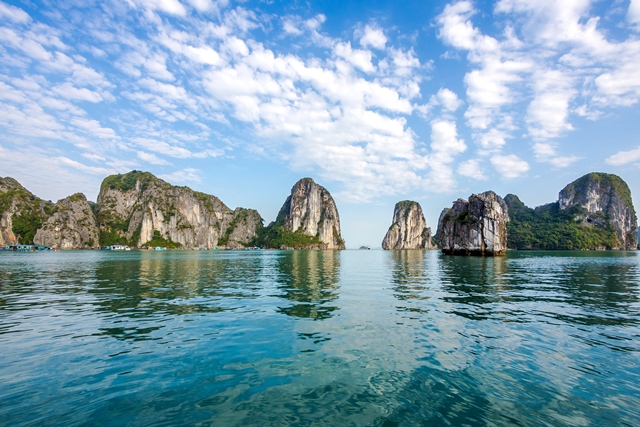 Top 3 Vietnam Cruise Experiences