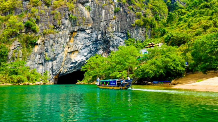 Quang Binh Vietnam| How to travel, What to explore & Ticks & Tricks