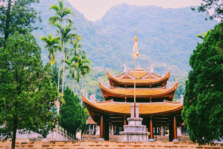 Perfume Pagoda – The Best Place For A Spring Pilgrimage In Vietnam