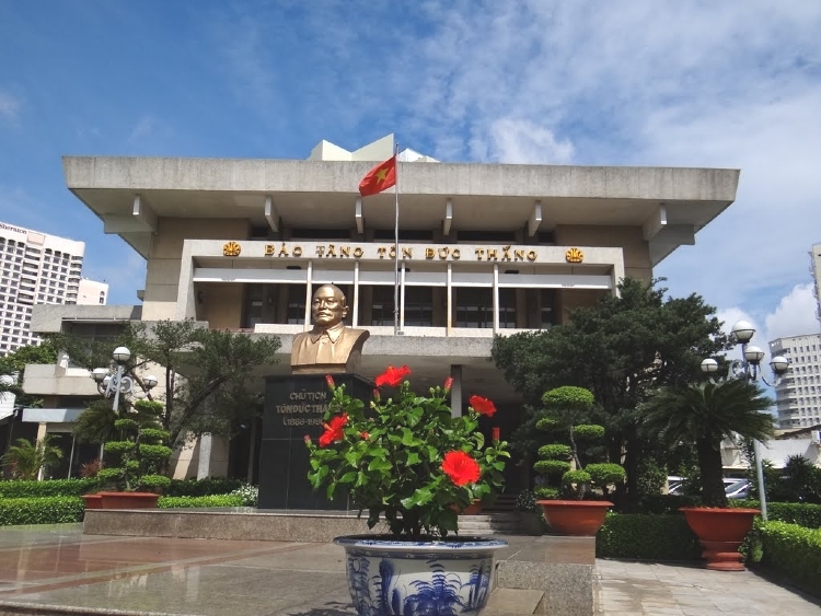 1 day in Ton Duc Thang Museum (Saigon)