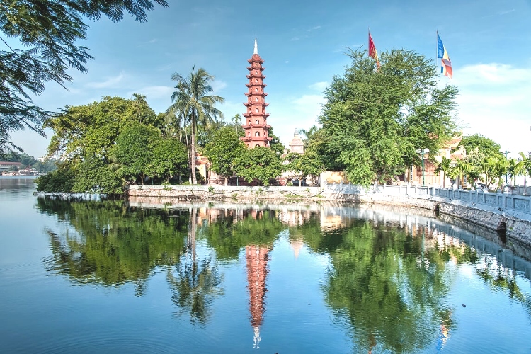 Tran Quoc Pagoda –  A blooming lotus in the crowded city’s heart