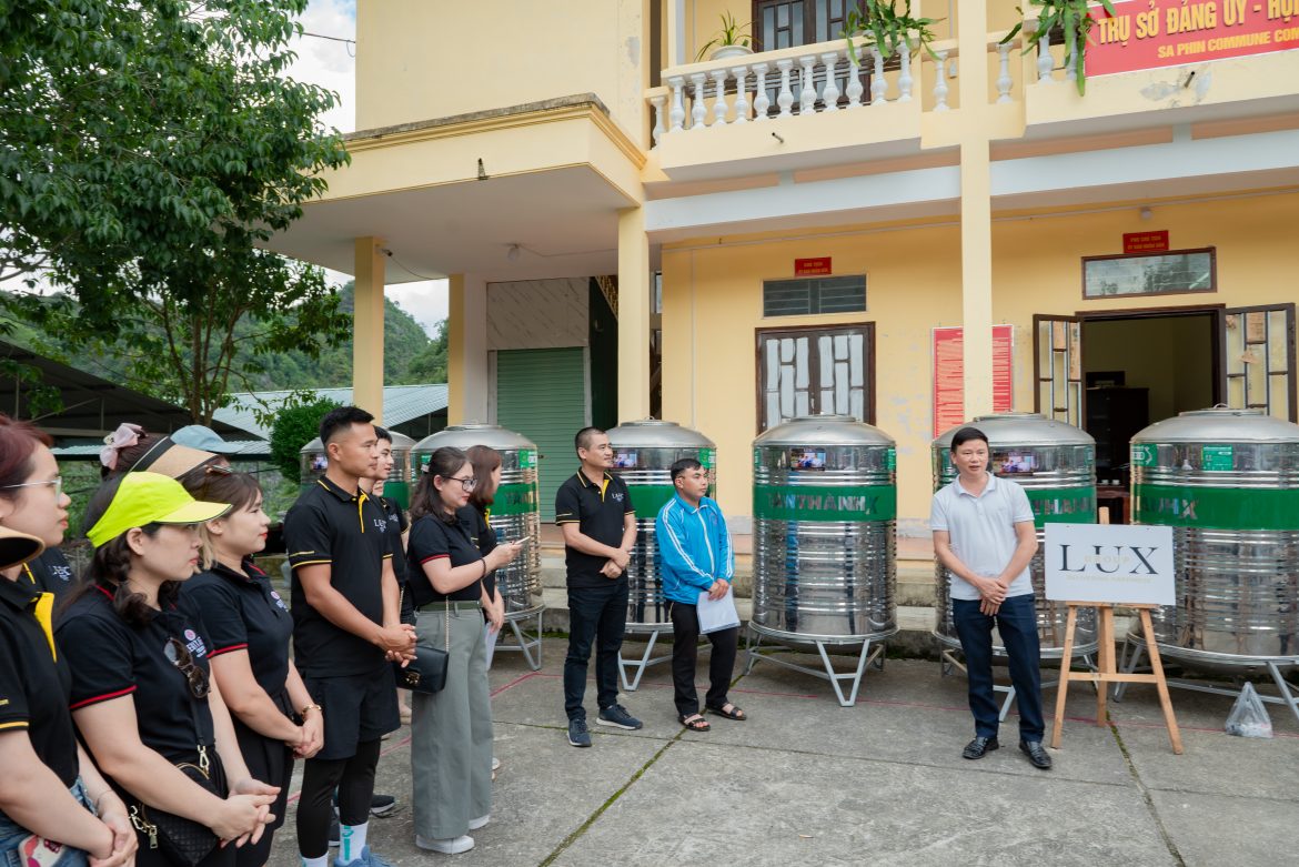LuxGroup Provided 25 Water Tanks to Support Ethnic Minorities in Ha Giang